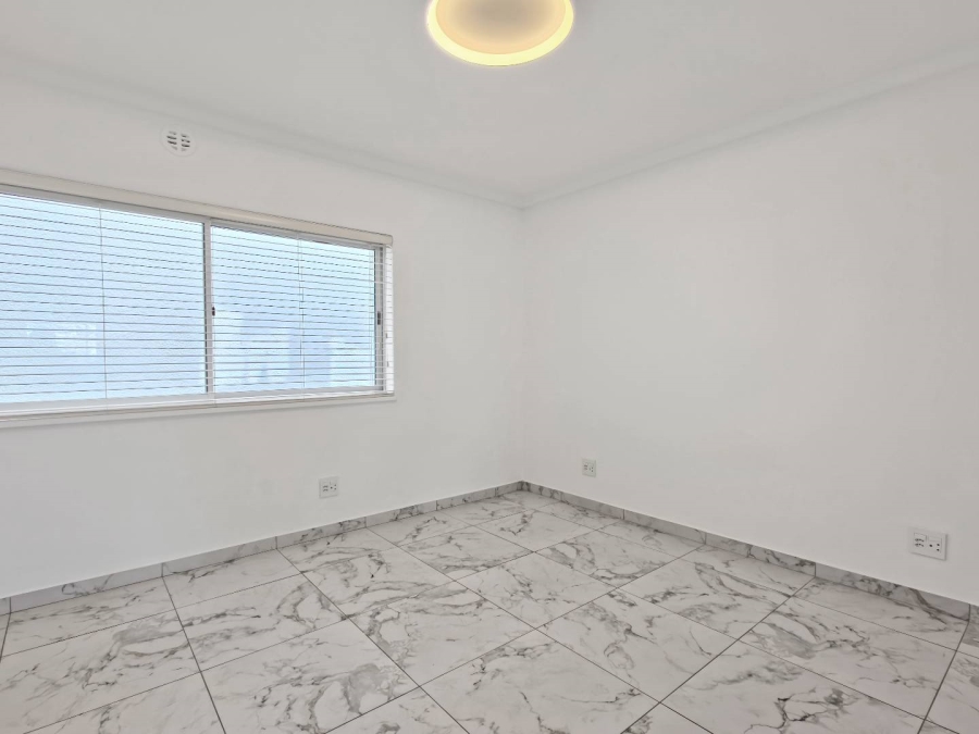 To Let 2 Bedroom Property for Rent in Sea Point Western Cape